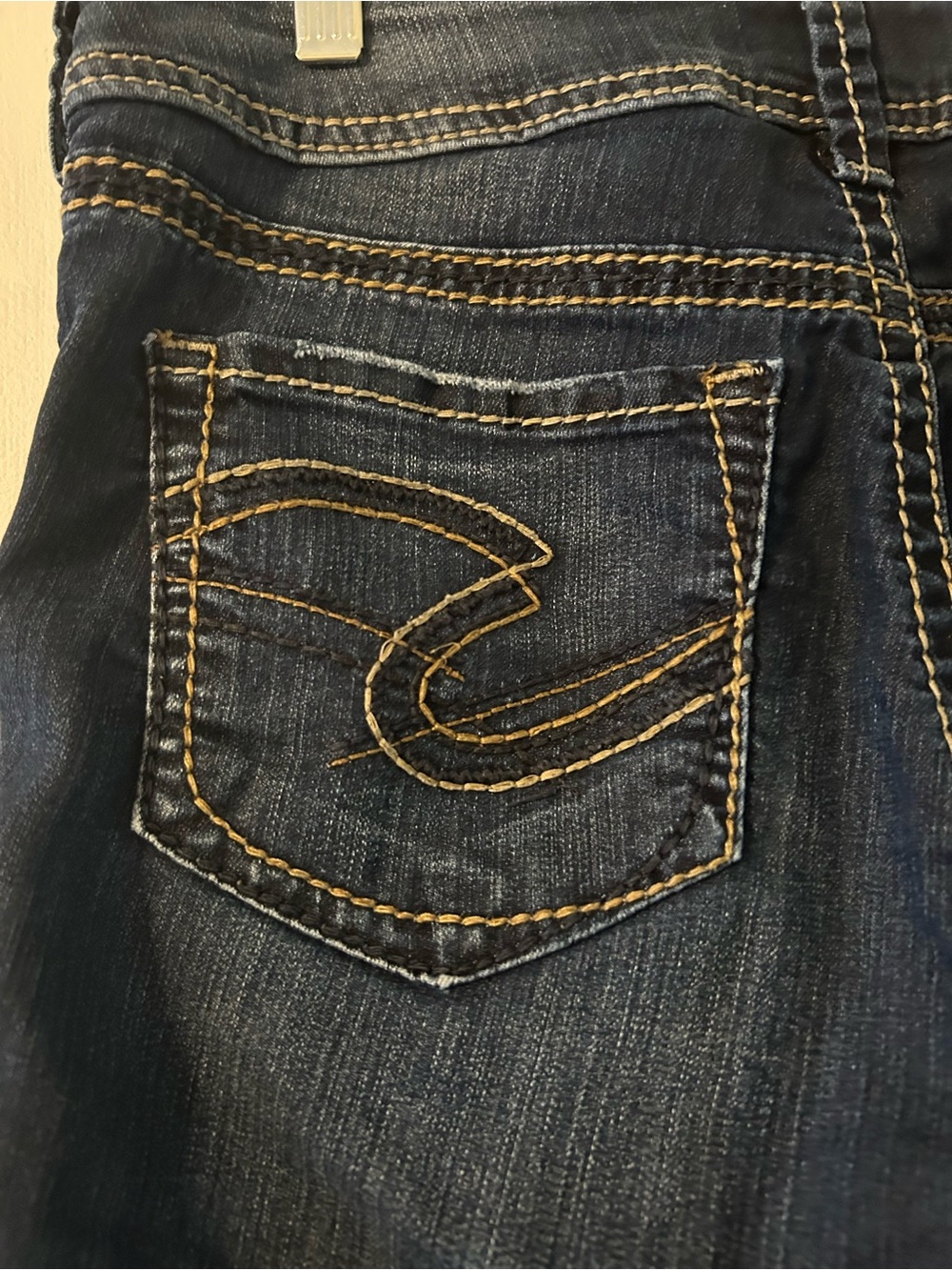 Silver Jeans Dark Blue Bootcut Jeans with Contrast Stitching - Picture 4 of 6